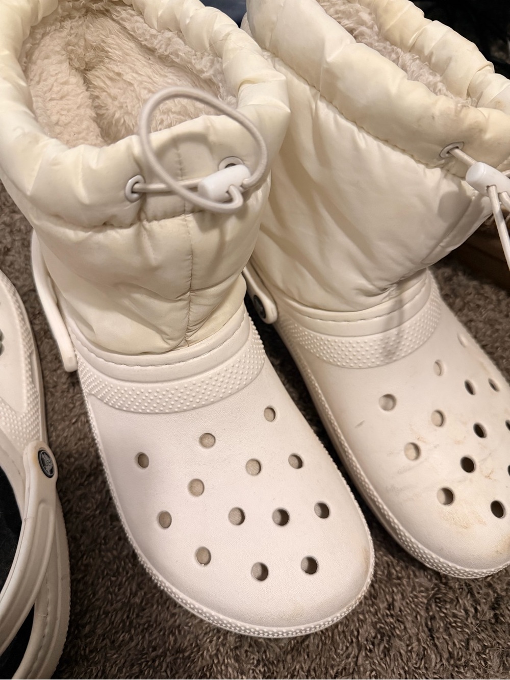 CROCS  White Fleece-Lined Winter Clog Boots